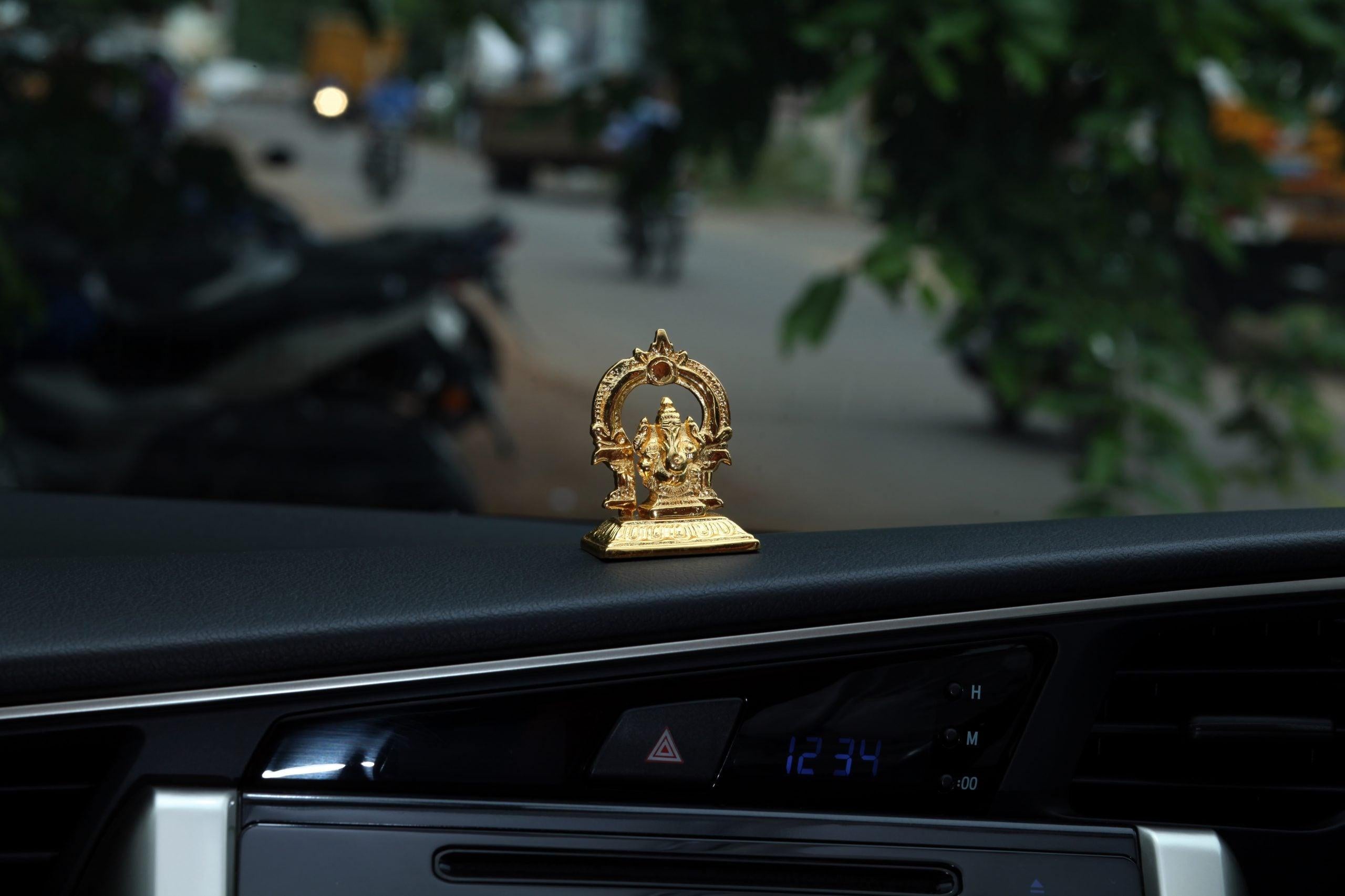 One Side Ganesha With Arch 2.4" - mantra gold coatings